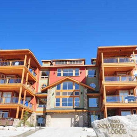 Snowbird Lodge Westbank Экстерьер фото