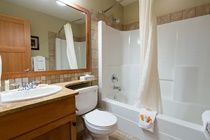 Snowbird Lodge Westbank Экстерьер фото