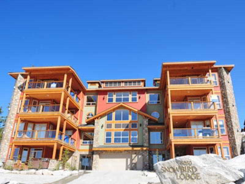 Snowbird Lodge Westbank Экстерьер фото