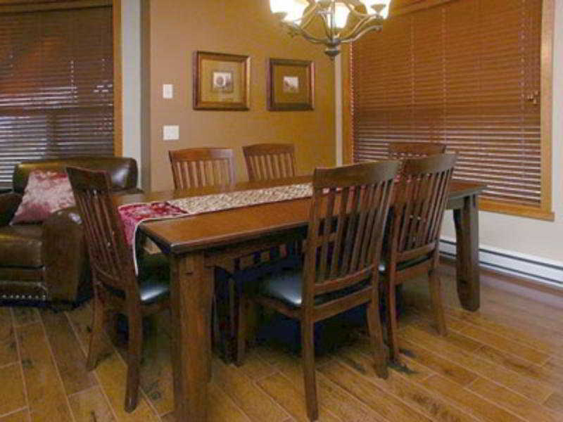 Snowbird Lodge Westbank Экстерьер фото