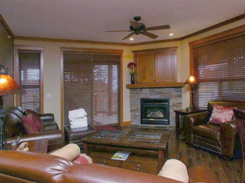 Snowbird Lodge Westbank Экстерьер фото